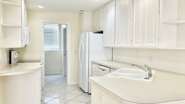 Building Photo - 2171 Tigris Dr
