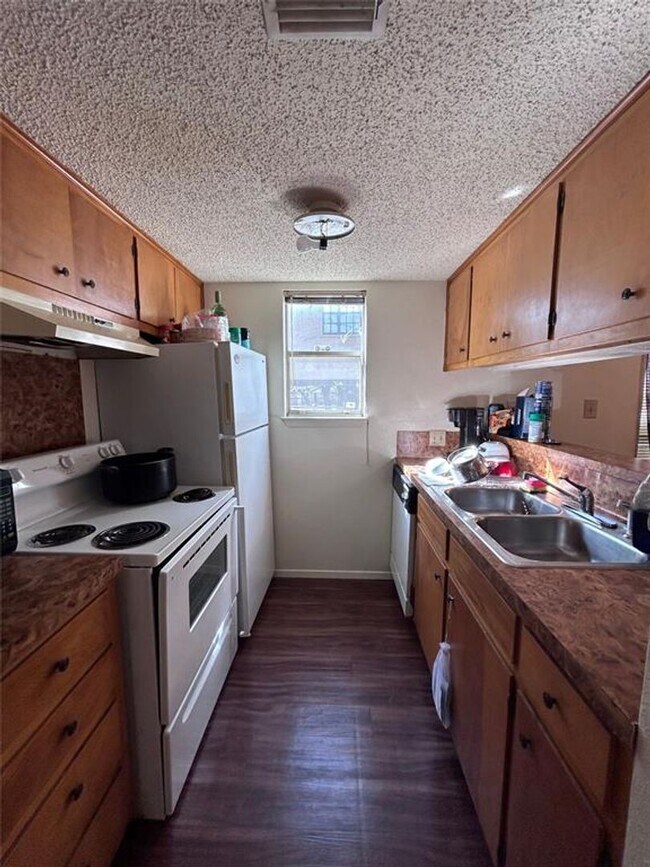 Foto del edificio - West Campus 1 Bed 1 Bath