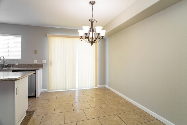 Building Photo - 7533 Hickory Hills Dr