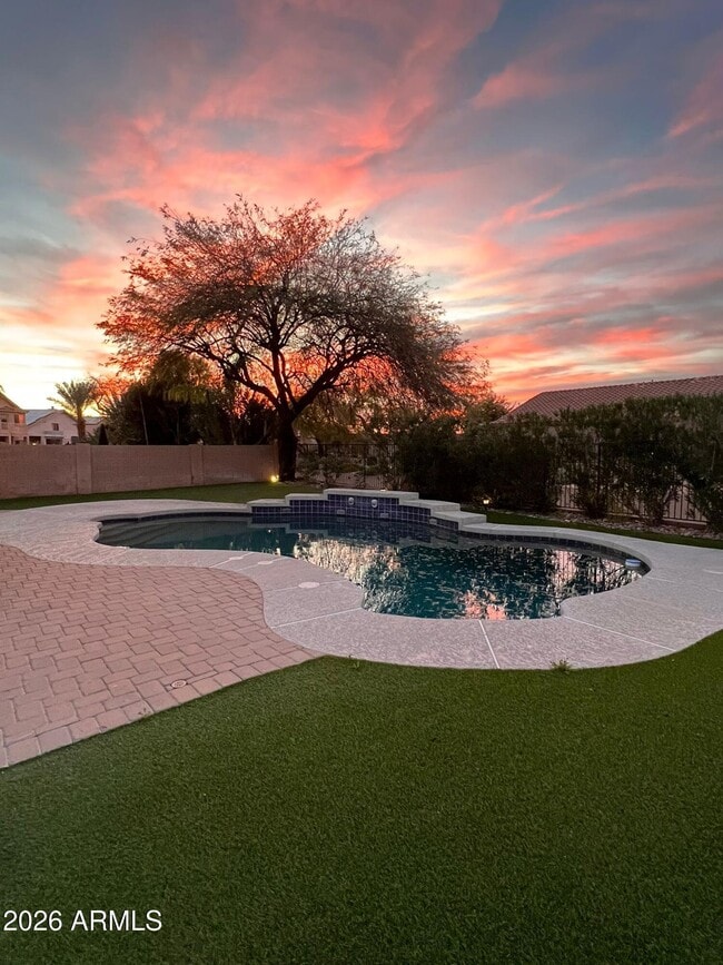 Building Photo - 768 E Irma Ln