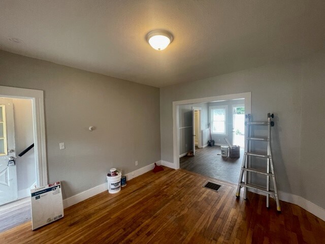 Living - 31 D St