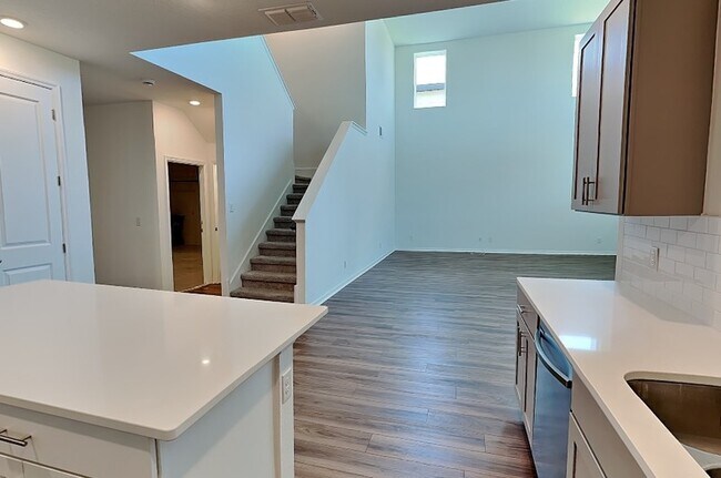 Foto del edificio - 2046 Derwent Dr