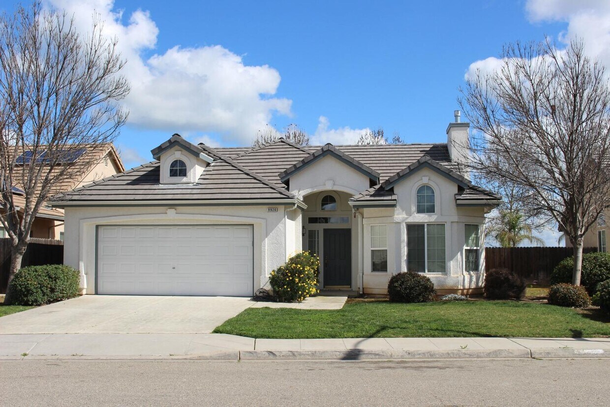9926 N Ann Ave, Fresno, CA 93720 House Rental in Fresno, CA