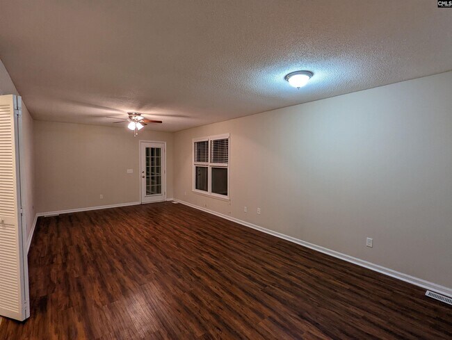 Foto del edificio - 1922 Pine Lake Dr
