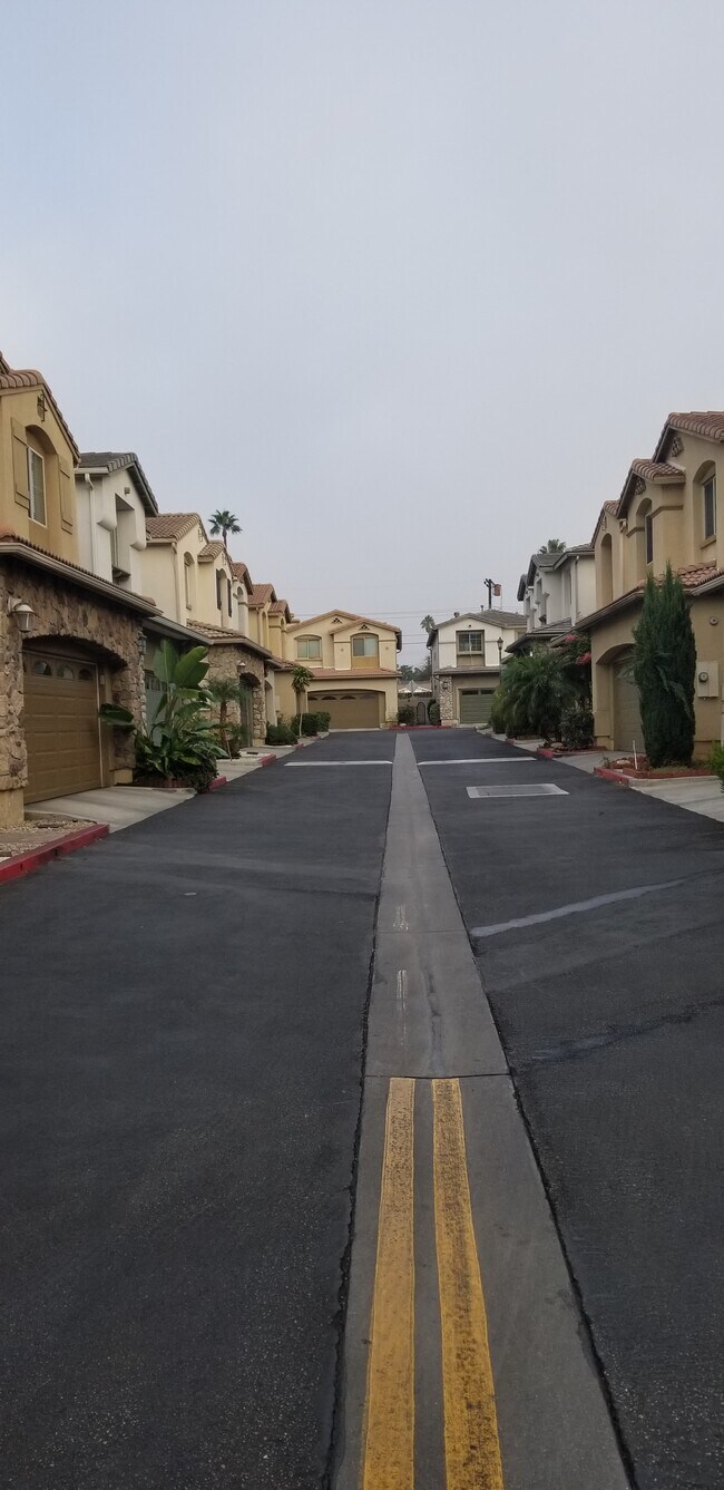 Street - 9350 Laurel Canyon Blvd