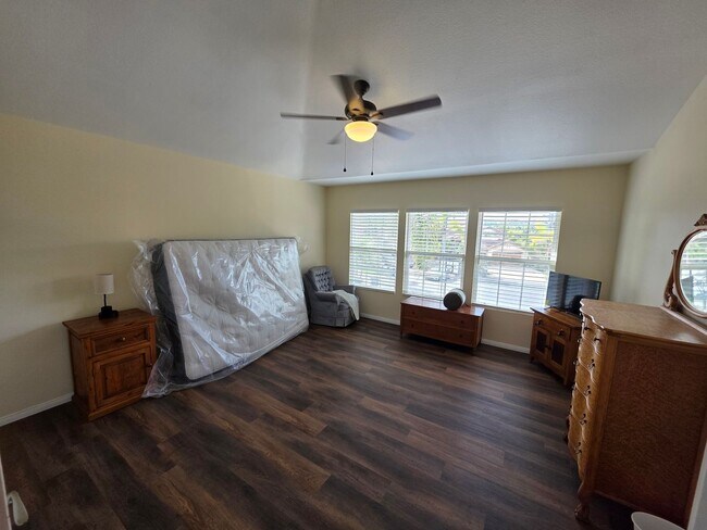 Foto del edificio - 2432 Papyrus Ct