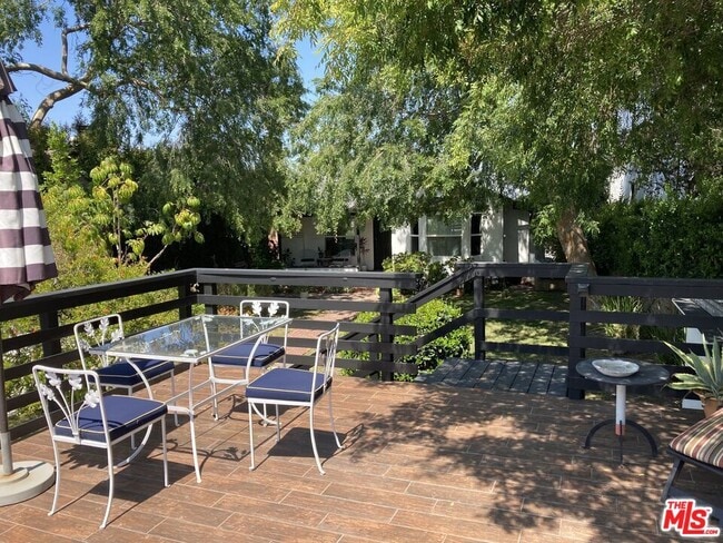 Foto del edificio - 2035 Park Dr