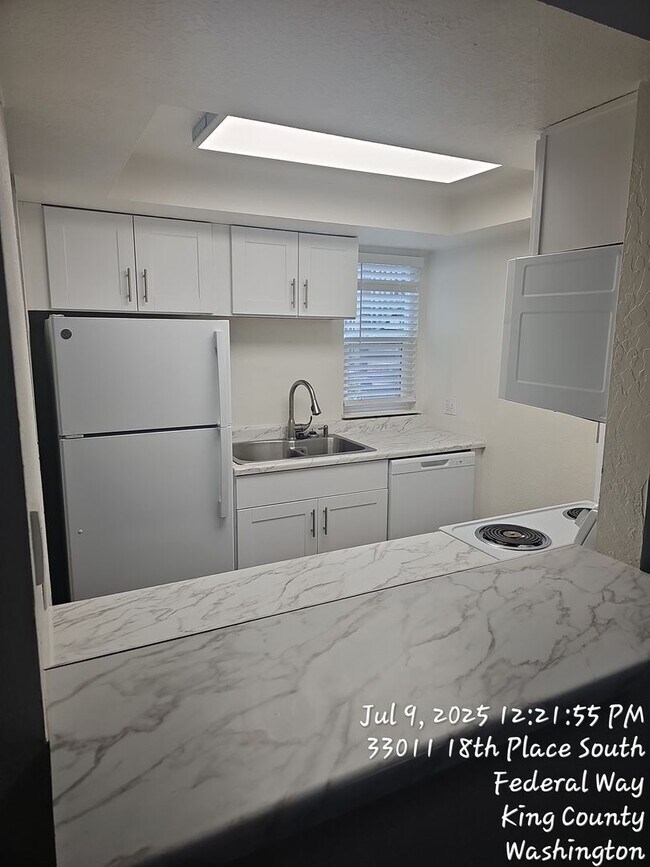 Building Photo - The Habitat Condo - 1 bedroom 1 bathroom w...