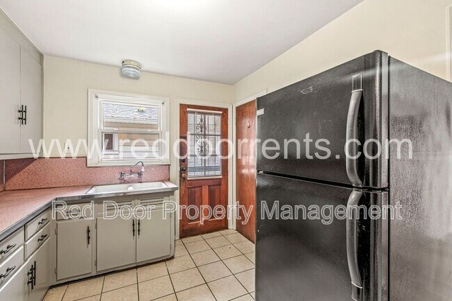Building Photo - 4925 Crittenden Ave