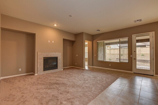 Foto del edificio - Beautiful custom home in The Dells!