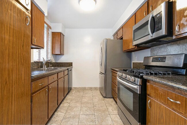 Foto del edificio - 14990 Victory Blvd