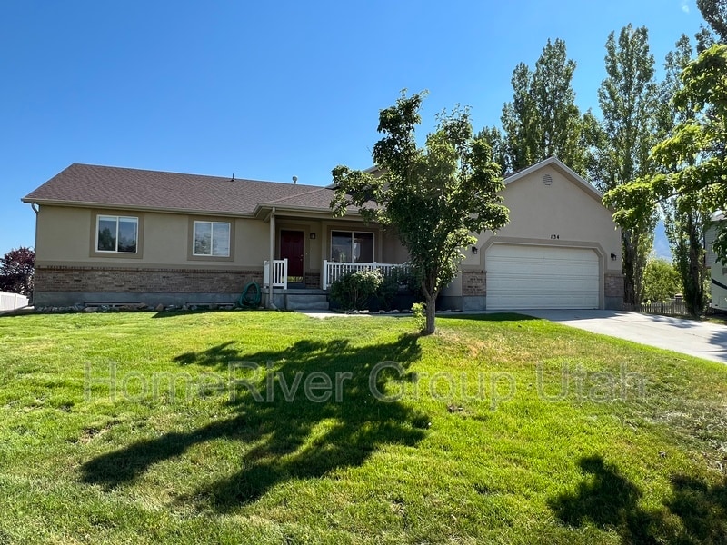 134 Lakeview Dr, Stansbury Park, UT 84074 House Rental in Stansbury