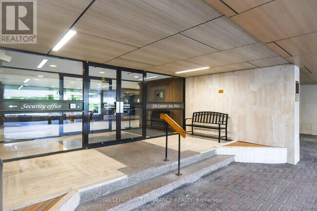 Building Photo - 530-530 Laurier Ave W