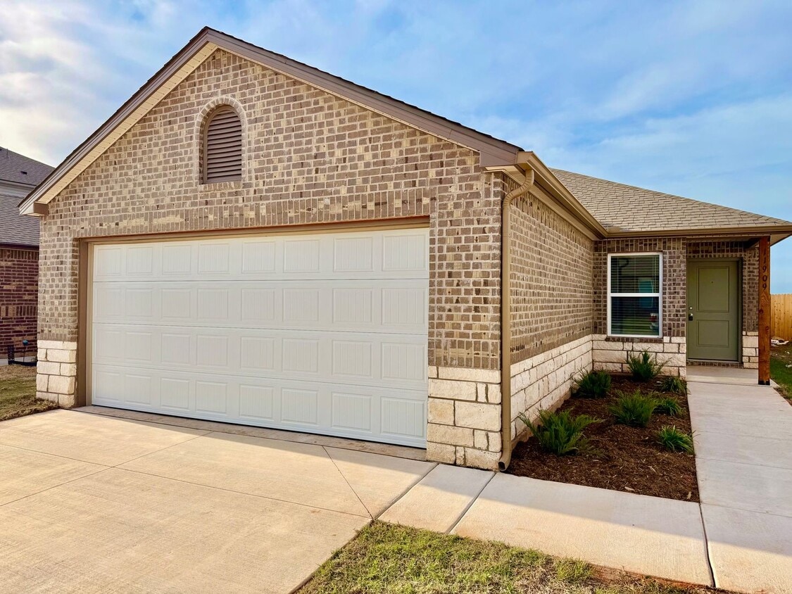 Brand New!! Cute 3 bed, 2 bath in Redstone Ranch - Brand New!! Cute 3 bed, 2 bath in Redstone Ranch