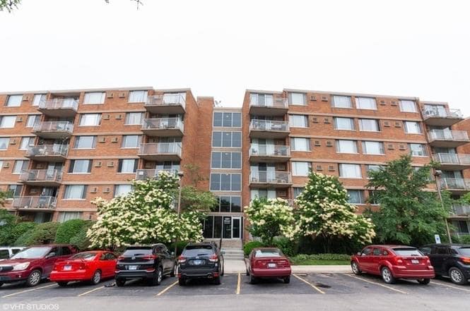 Exterior - 2200 S Stewart Ave