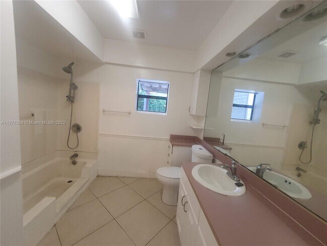 Foto del edificio - 318 SW 15th St