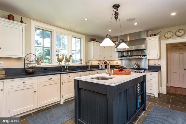 Foto del edificio - 13252 Harpers Ferry Rd