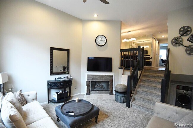 Foto del edificio - 22173 W Village Dr