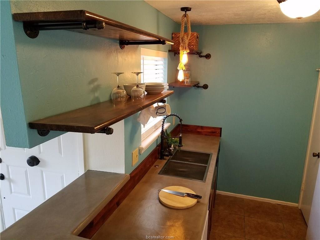 Primary Photo - 1107 Verde Dr