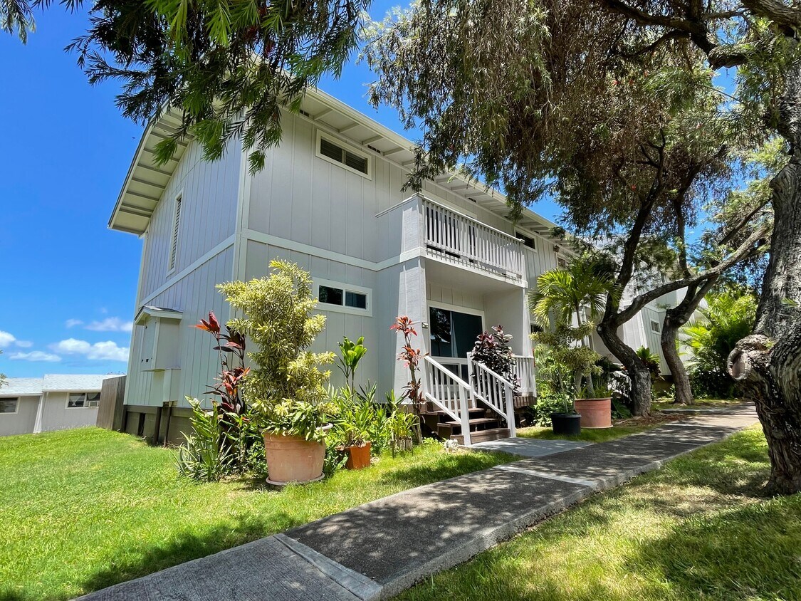 98851 Iho Plz, Aiea, HI 96701 Townhouse for Rent in Aiea, HI