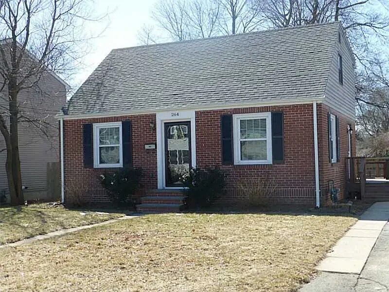 Foto principal - 264 Chapmans Ave
