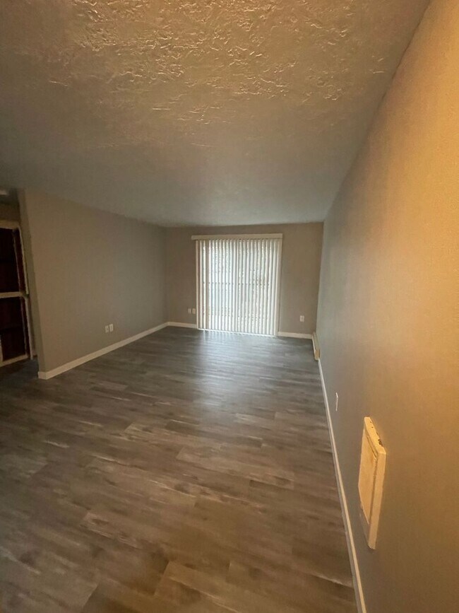 Building Photo - 2INO