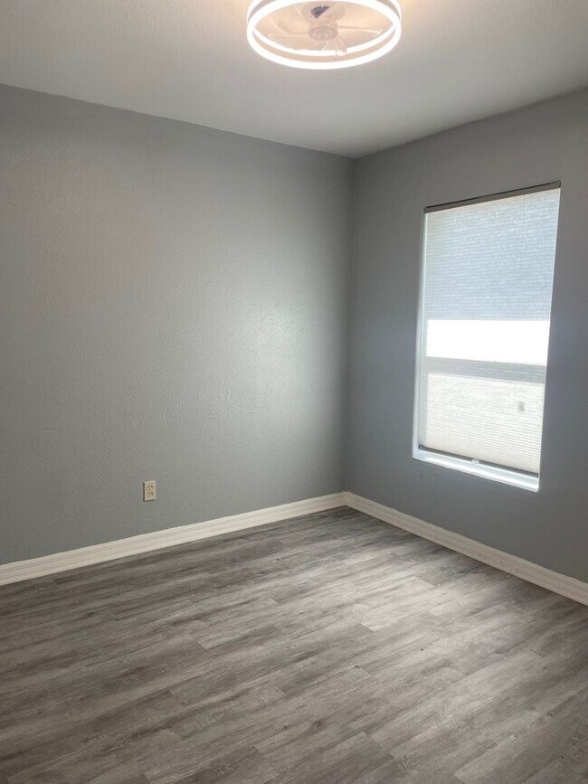 Foto del edificio - Available Now! 2Bed/1Bath