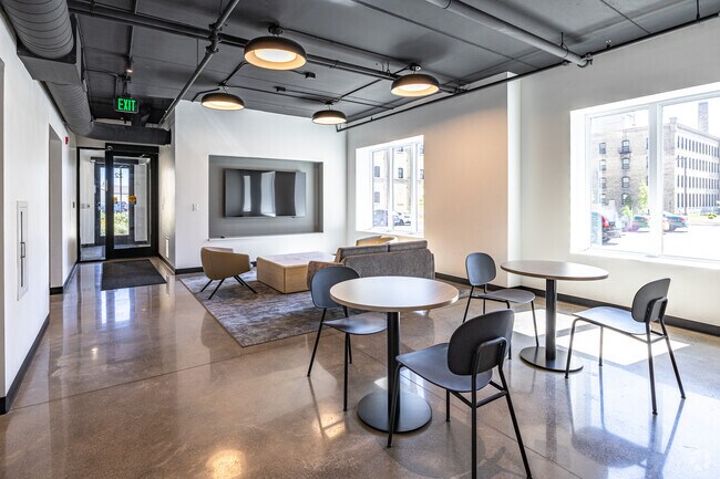 Vestíbulo - The Avenues