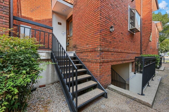 Building Photo - 4141 Hyer St