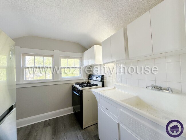 Foto del edificio - 209 Eldred Ave