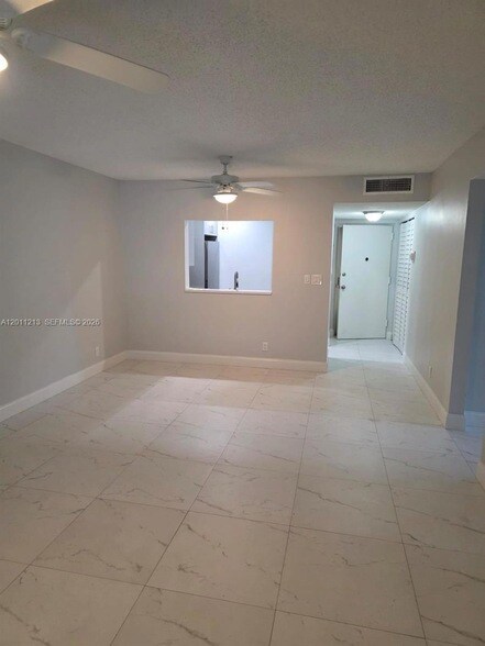 Foto del edificio - 4163 NW 90th Ave