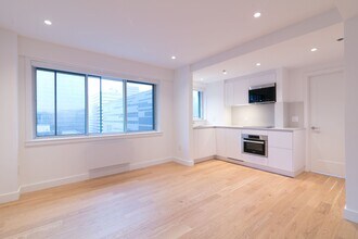 Building Photo - 3455 Rue Aylmer