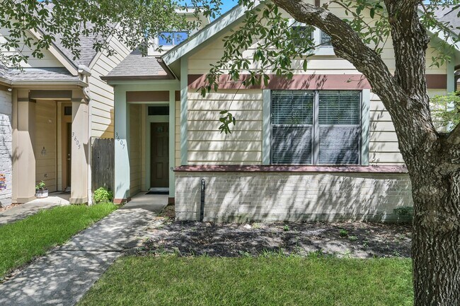 Building Photo - 3607 Cedar Flats Ln