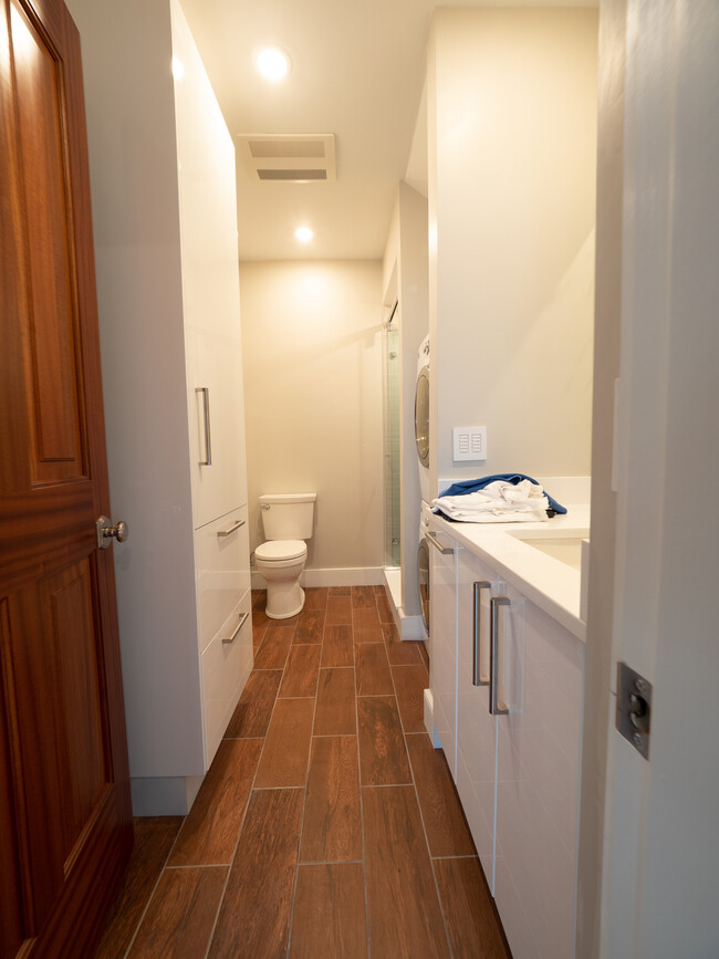 Building Photo - 19 Inman Street