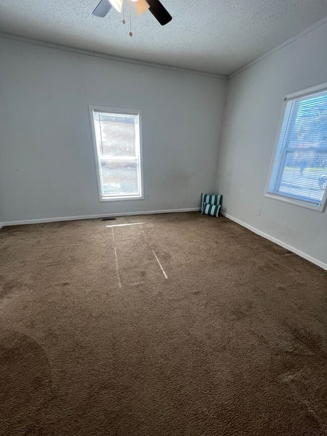 Photo - COMING SOON Spacious 3 BEDS AND 2 BATHS!!! House