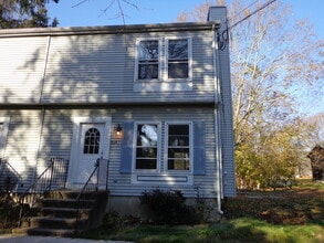 Building Photo - 83b N High St