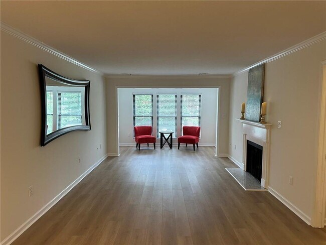 Foto del edificio - 24303 Plantation Dr NE