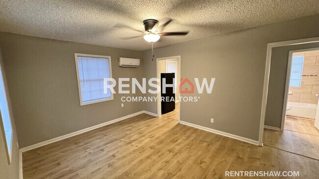 Building Photo - 2152 S Hubert Cir