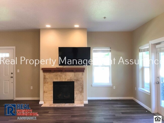 Foto del edificio - Cheerful 1BR/1BA Condo Home in Convenient El Monica / Tanasbourne / Beaverton Neighborhood