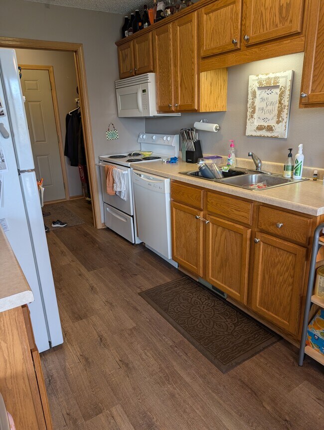 Foto del edificio - 1036 Manor Ct