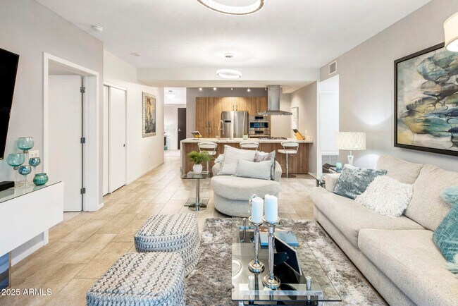 Foto del edificio - 7120 E Kierland Blvd