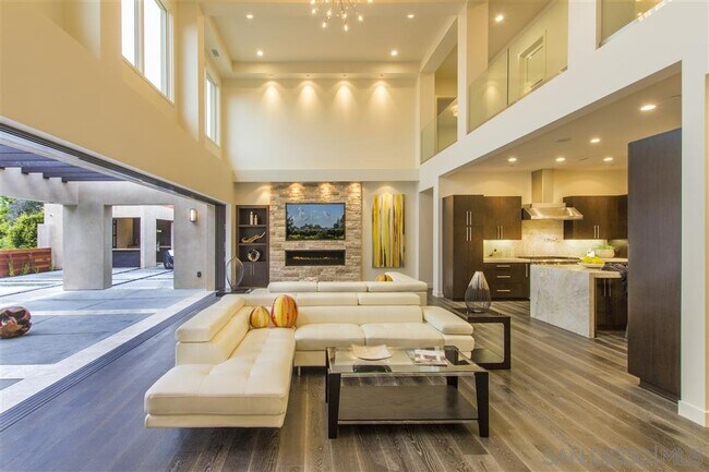 Foto del edificio - 9521 La Jolla Farms Rd