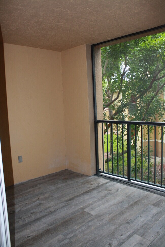 Building Photo - 500 Scotia Dr