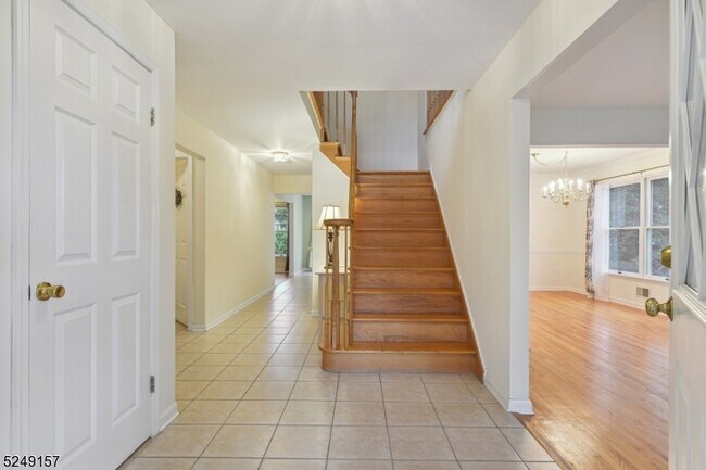 Building Photo - 22 Valemont Way