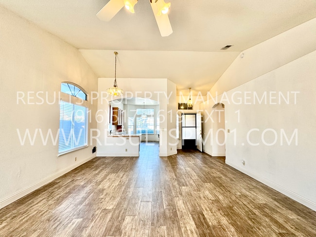 Building Photo - 3-Bedroom Home Near Elk Grove Park - Avail...