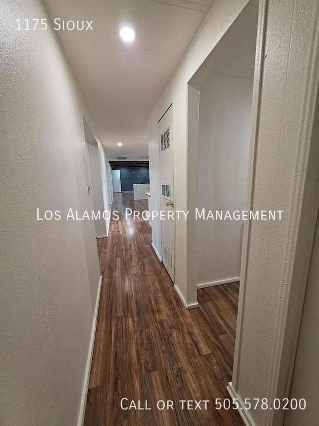 Building Photo - 1175 Sioux-