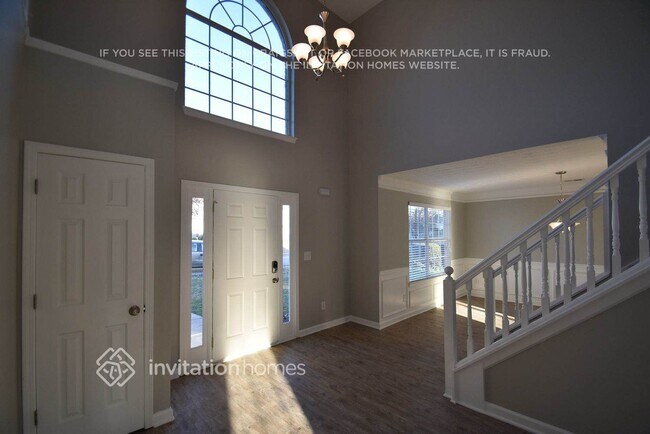 Building Photo - 190 Greenway Dr