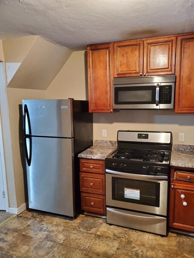 4004 Soltis Dr, Clairton, PA 15025 Townhouse for Rent in Clairton, PA