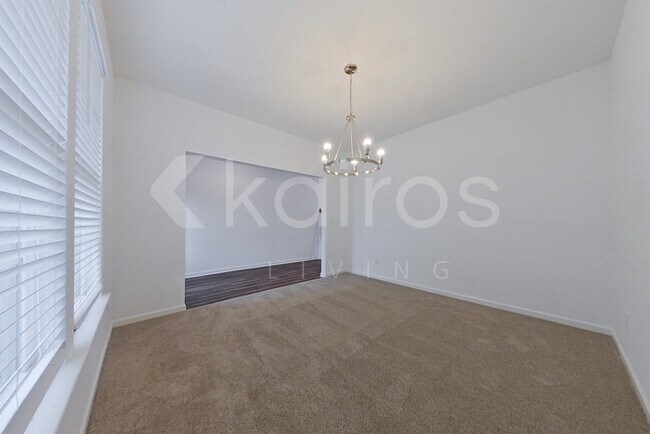 Foto del edificio - 105 Silver Maple Ln