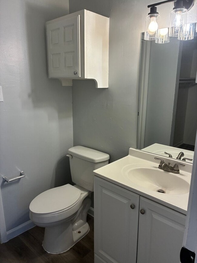 Building Photo - 4950 Cloyce Ct